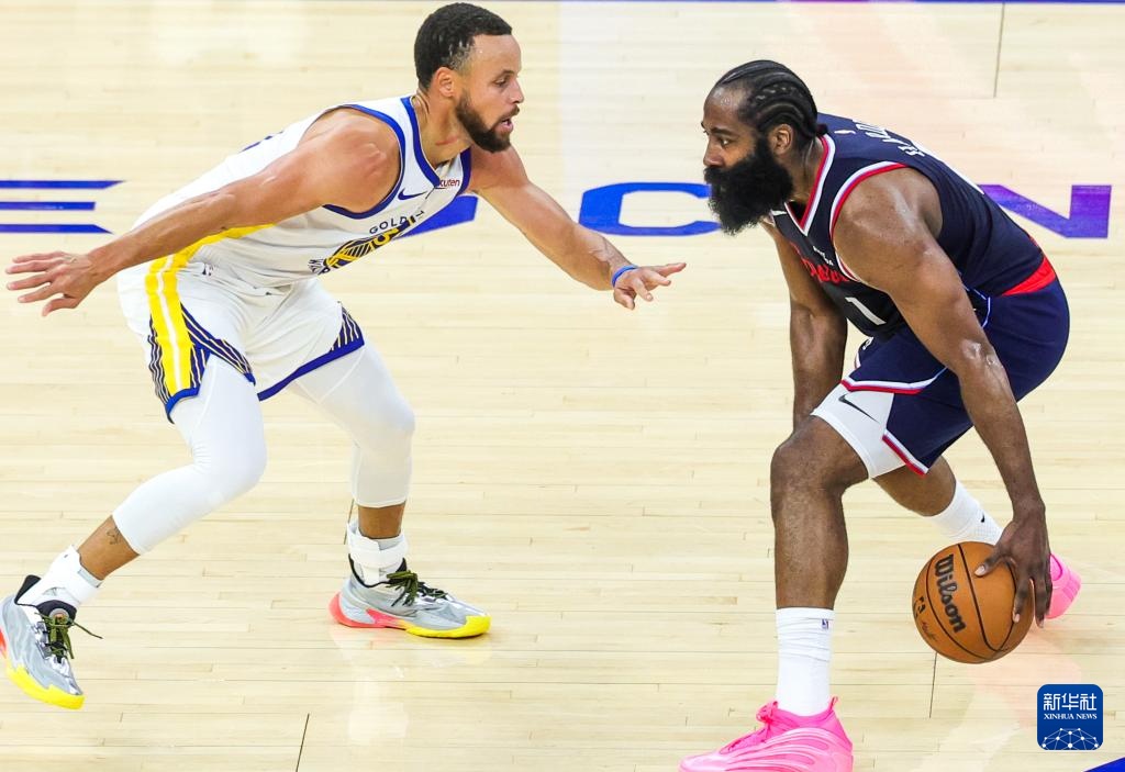 金州勇士NBA战胜洛杉矶快船库里关键三分